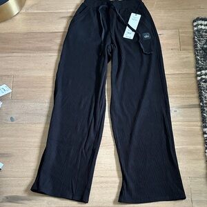 SOLD OUT alo Muse Wide Leg Pant black XS